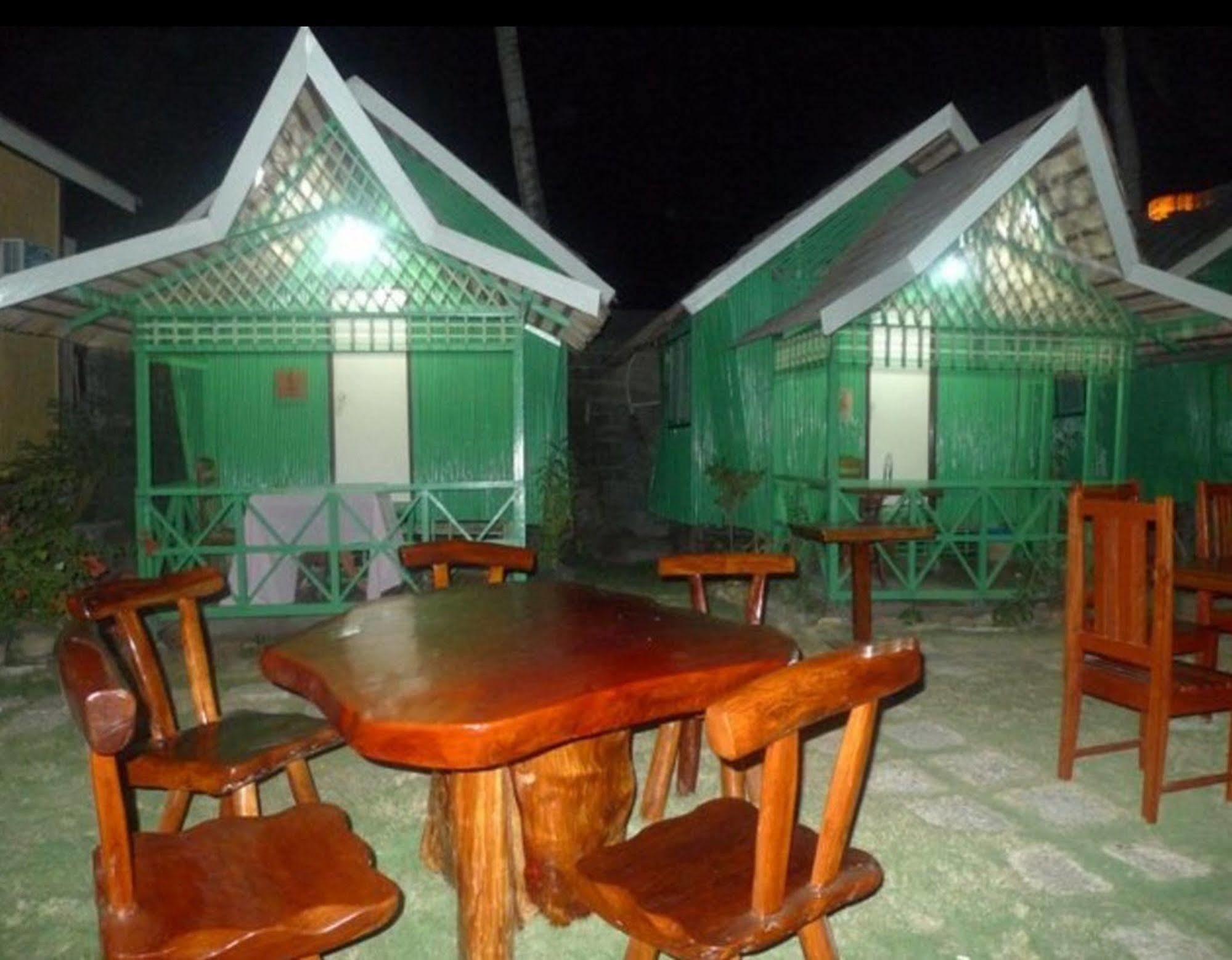 Pems Pension And Restaurant Taytay  Exterior foto